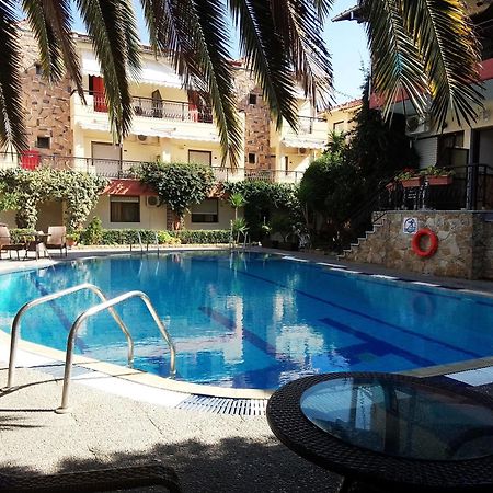 Pelli Hotel Пефкохори Екстериор снимка