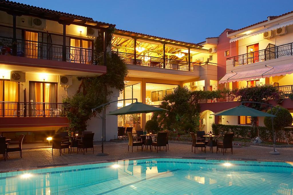 Pelli Hotel Пефкохори Екстериор снимка