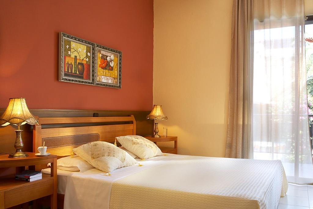 Pelli Hotel Пефкохори Екстериор снимка