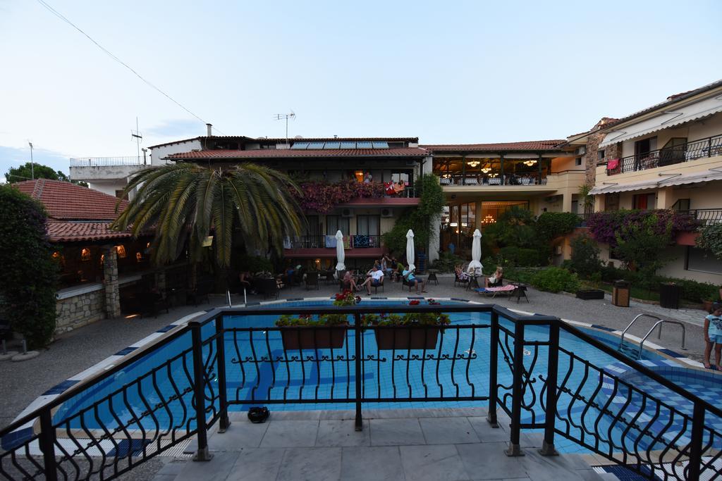 Pelli Hotel Пефкохори Екстериор снимка