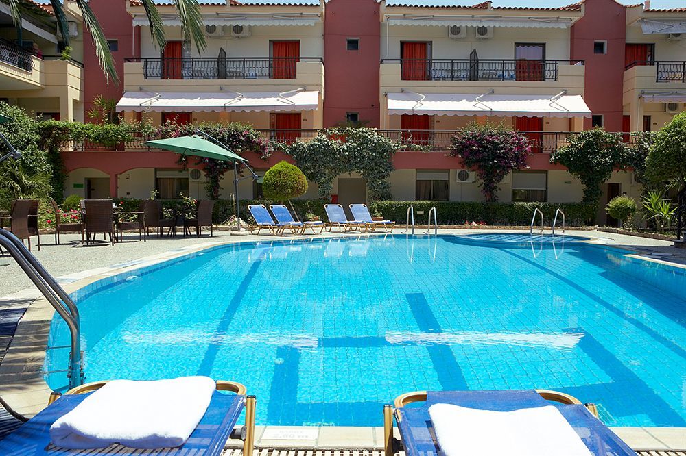 Pelli Hotel Пефкохори Екстериор снимка