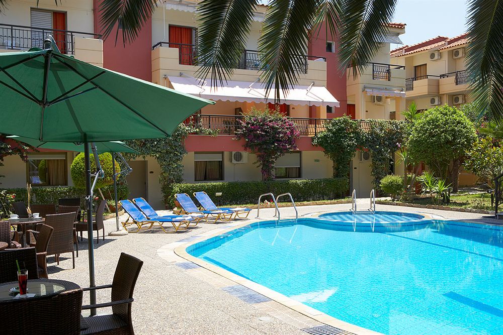 Pelli Hotel Пефкохори Екстериор снимка