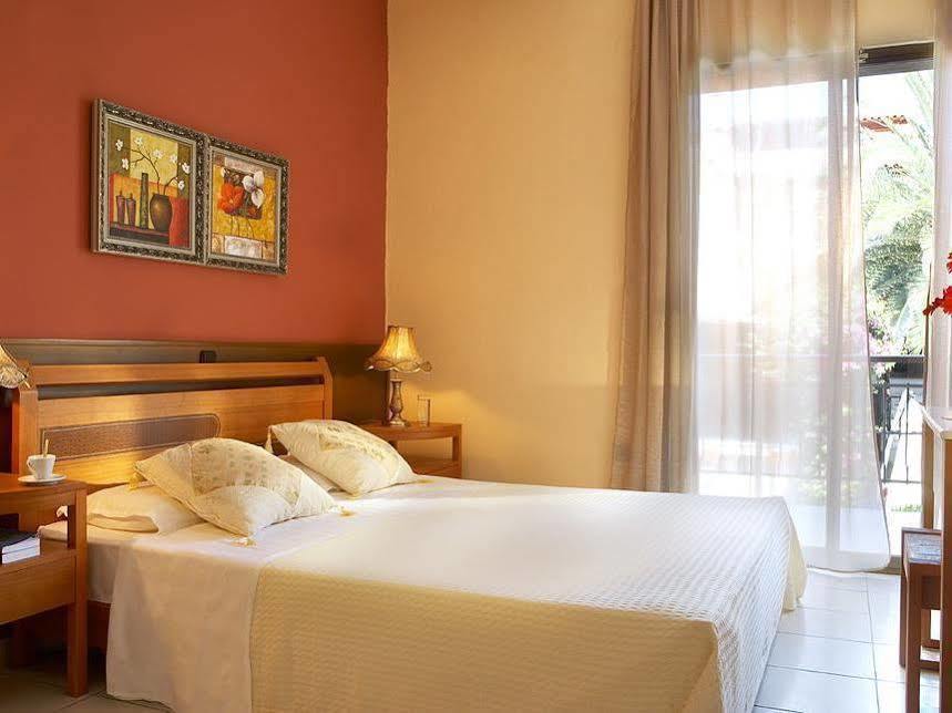 Pelli Hotel Пефкохори Екстериор снимка